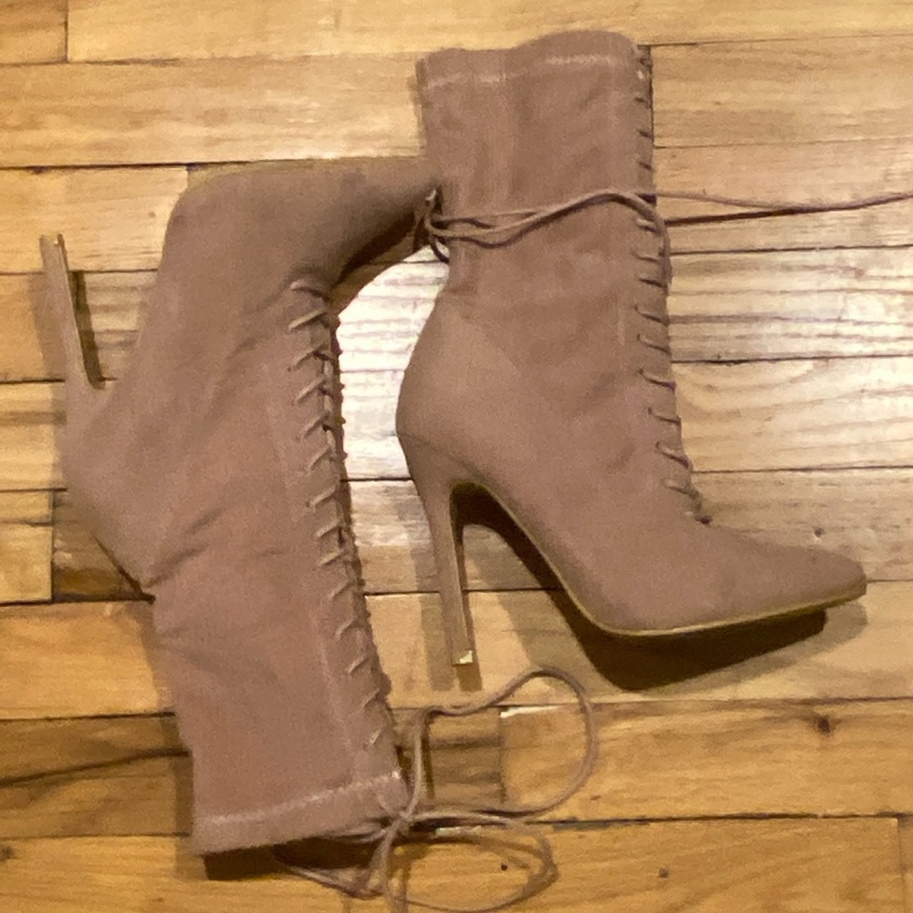 Elegant washed pink boots